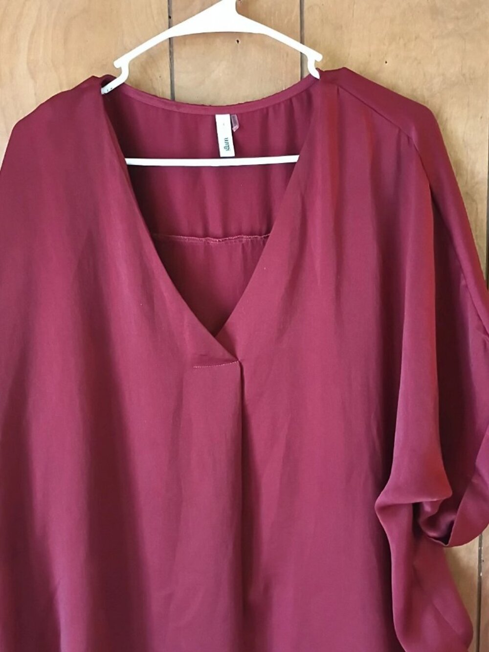 Glam Oversized Burgundy V-Neck Pullover Blouse Top Size Large Polyester Flowy - Picture 2 of 3
